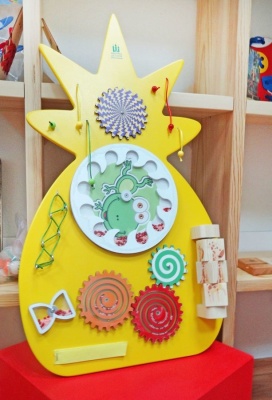 Бизиборд Ананас