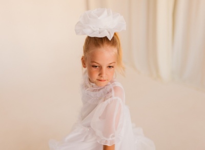 Цветок – головной убор (снежная роза)