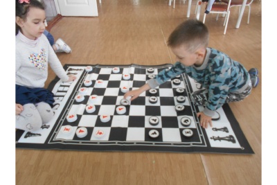 Гигантские шахматы плоские с полем 130 см