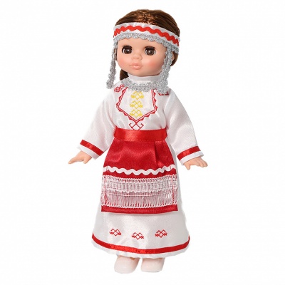 Эля в чувашском костюме