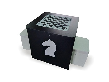Шахматный стол «Ход конем» (с двумя табуретами)